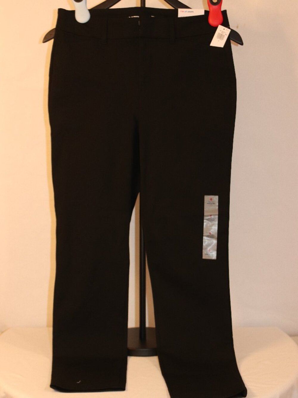 NWT Women's Old Navy Black Pixie Ankle Pant Sz 6